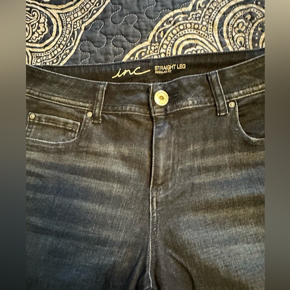 Inc Blue Jeans size 8 frayed patches on legs and cuff of Jean💙 - Picture 8 of 16